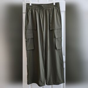 Fabletics XL huntergreen cargo pants NWT the heights cargo pants